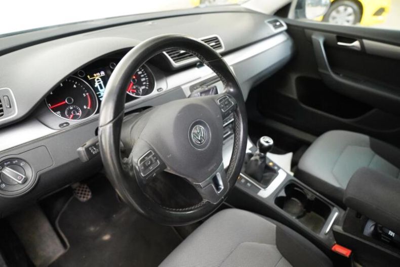 Volkswagen Passat - hlavní fotka inzerátu