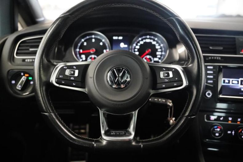 Volkswagen Golf - hlavní fotka