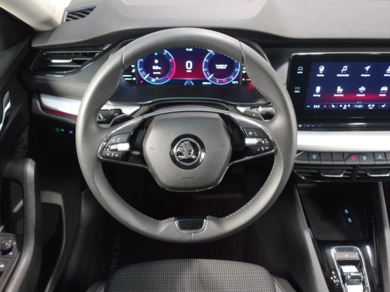 Škoda Octavia - hlavní fotka