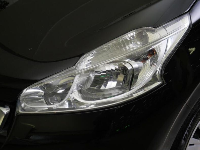 Peugeot 208 - hlavní fotka