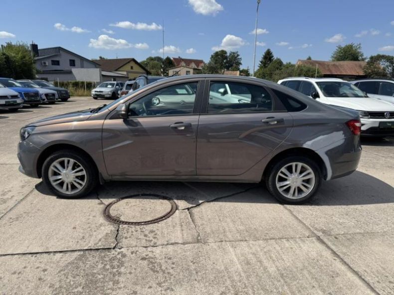 Lada Vesta - hlavní fotka
