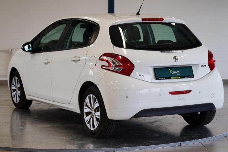 Peugeot 208 - hlavní fotka