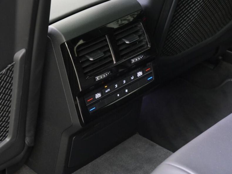 Volkswagen Touareg - hlavní fotka