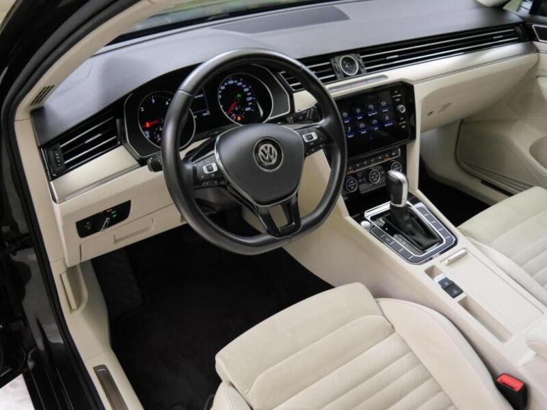 Volkswagen Passat - hlavní fotka