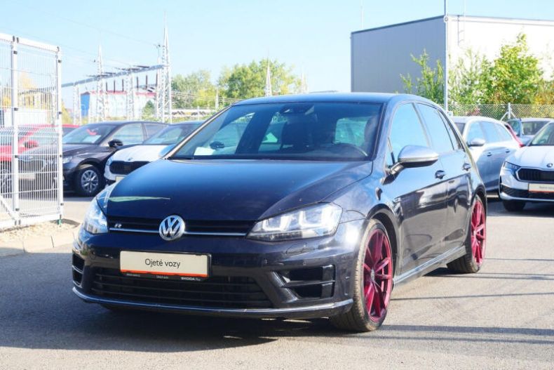 Volkswagen Golf - hlavní fotka inzerátu