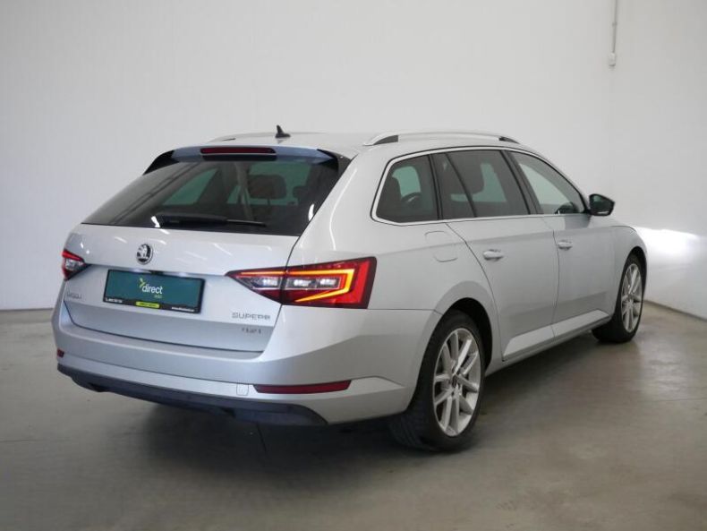 Škoda Superb - hlavní fotka