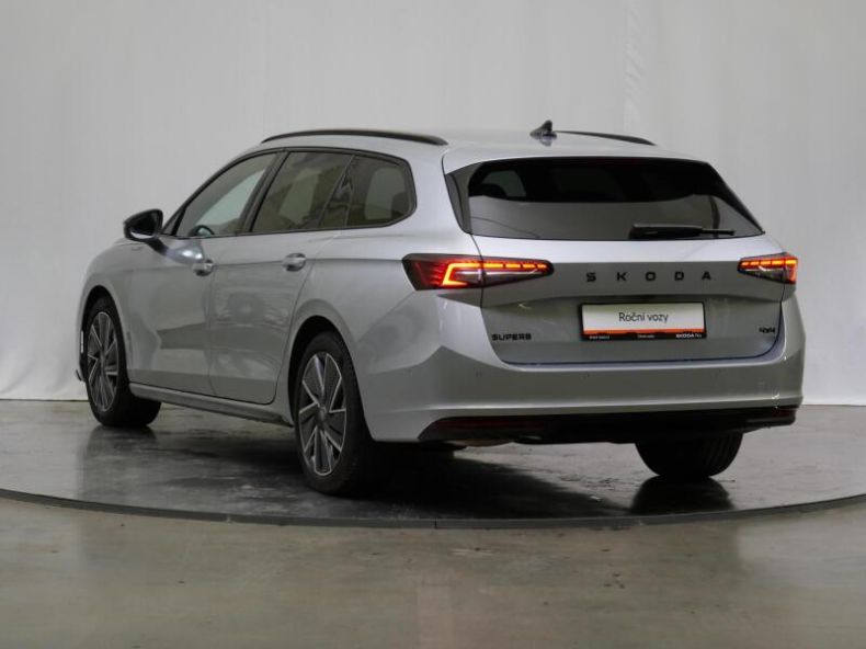 Škoda Superb - hlavní fotka