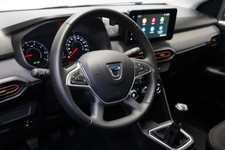 Dacia Sandero - hlavní fotka