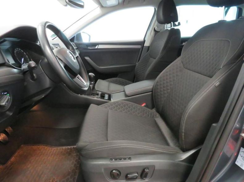 Škoda Superb - hlavní fotka
