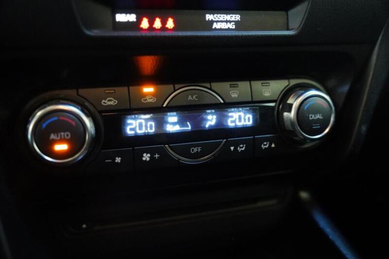 Mazda 3 - hlavní fotka