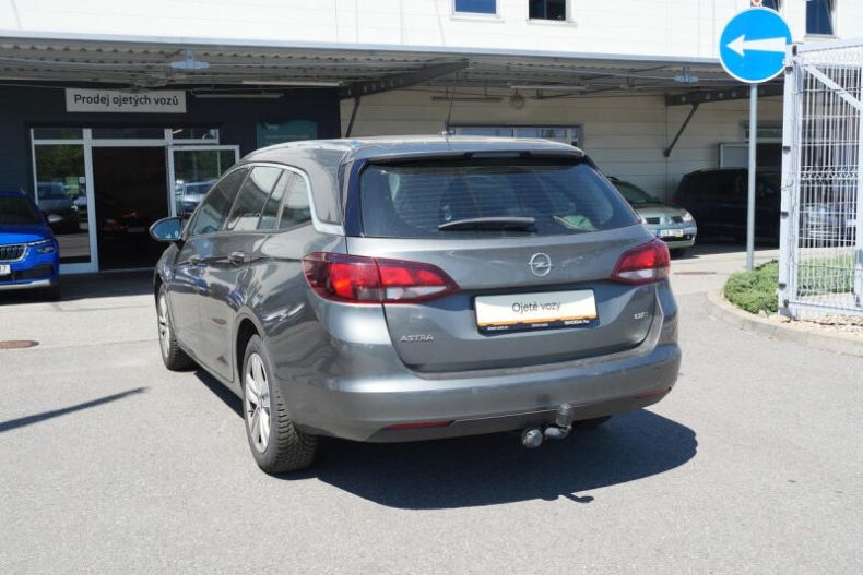 Opel Astra - hlavní fotka