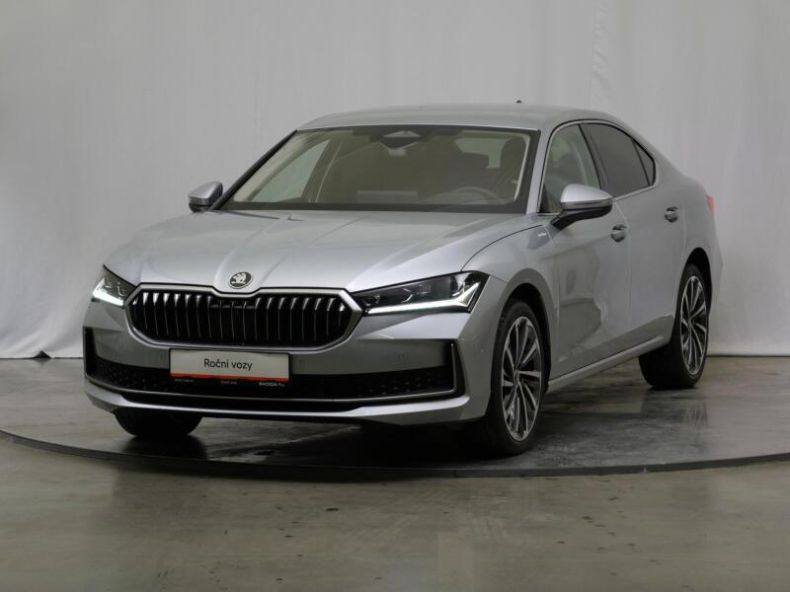 Škoda Superb - hlavní foto
