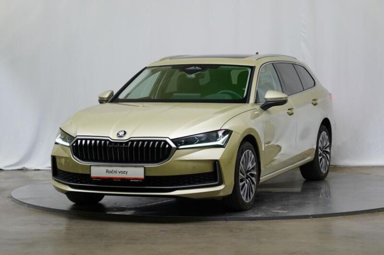Škoda Superb - hlavní foto