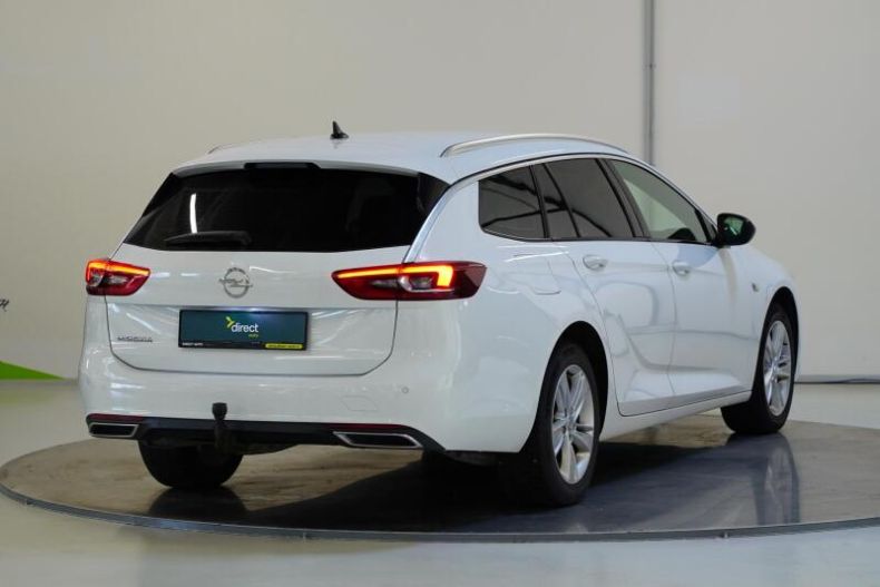 Opel Insignia - hlavní fotka