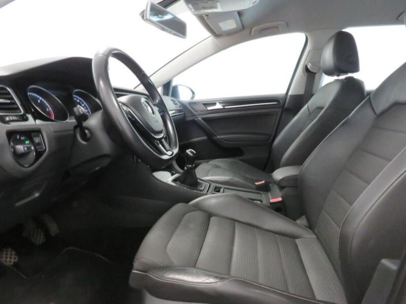 Volkswagen Golf - hlavní foto