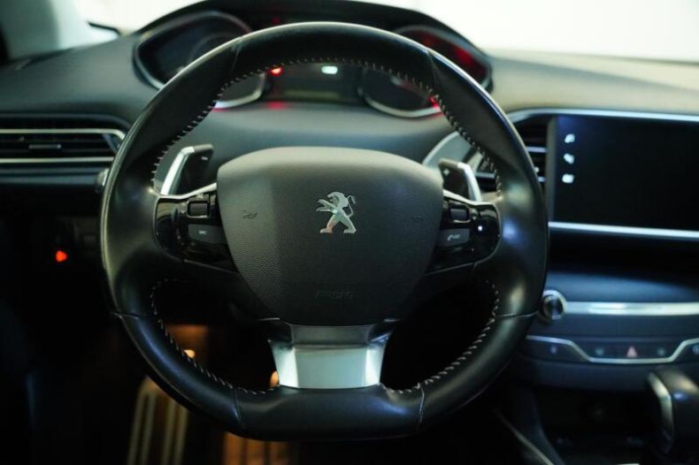 Peugeot 308 - hlavní fotka