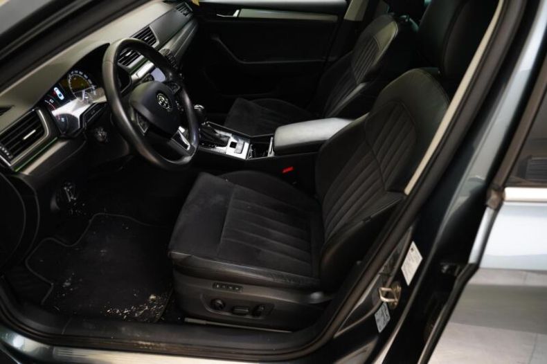 Škoda Superb - hlavní foto
