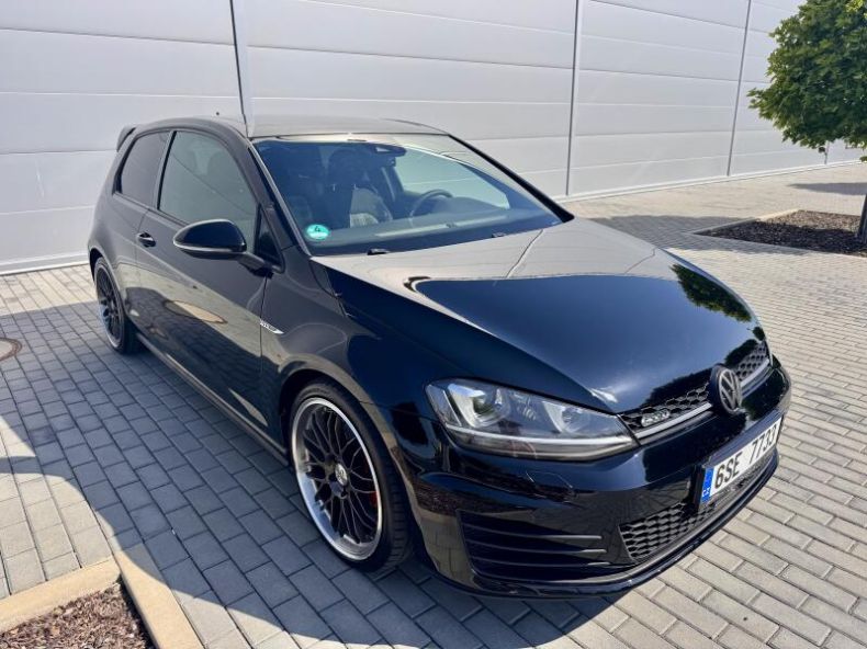 Volkswagen Golf - hlavní fotka inzerátu