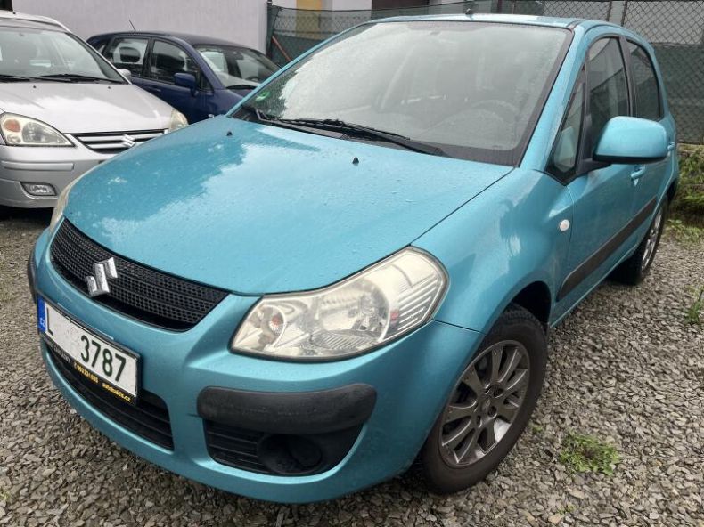 Suzuki SX4 - hlavní foto