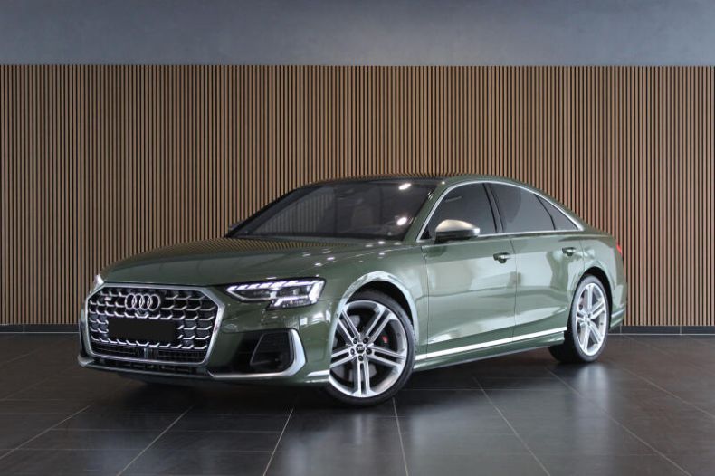 Audi S8 - hlavní fotka