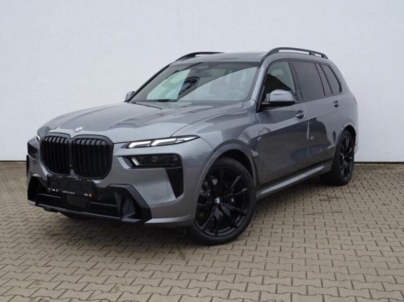 BMW X7 - hlavní foto